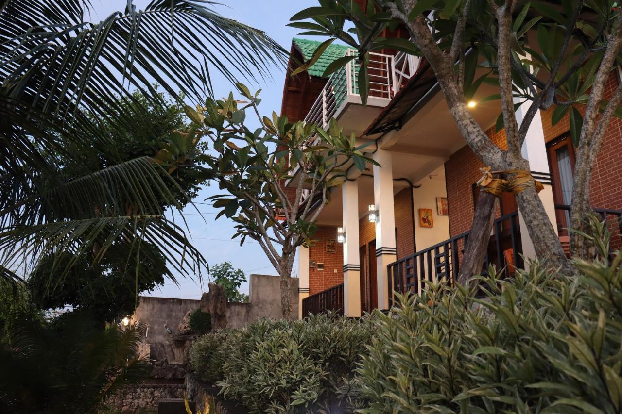 Hotel Sunny Point Penida Ped Esterno foto